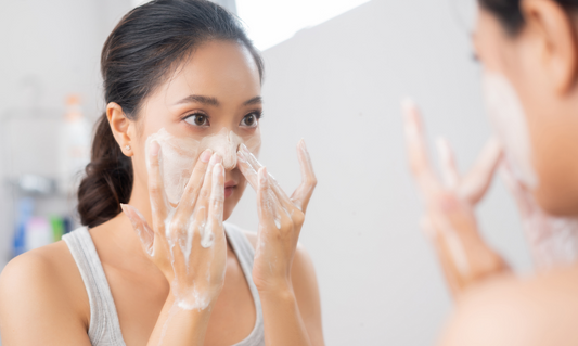 A Detailed Guide on How to Exfoliate Your Skin